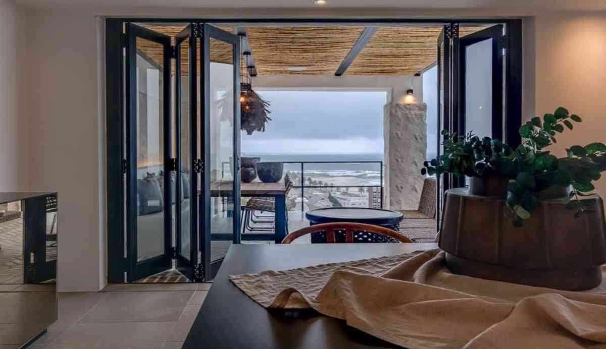 Aluminium Stacking Doors