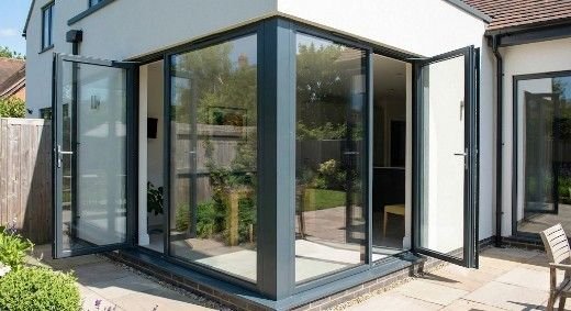 Corner casement installation — only possible with strong aluminium profiles